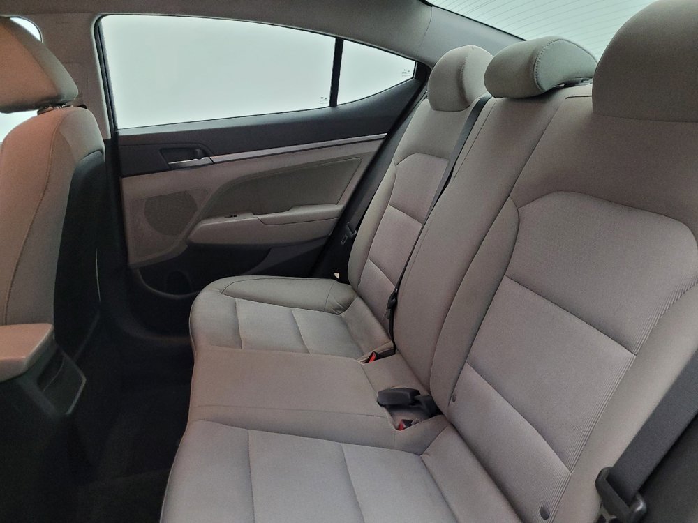 Used 2017 Hyundai Elantra SE image 18