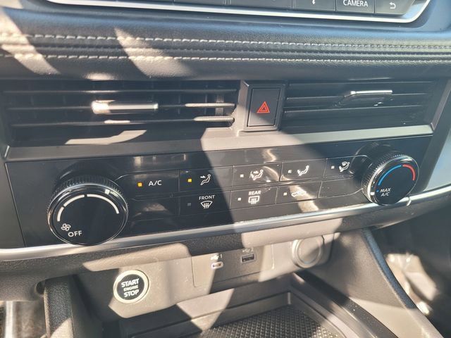 Used 2023 Nissan Rogue S AWD/4WD image 24