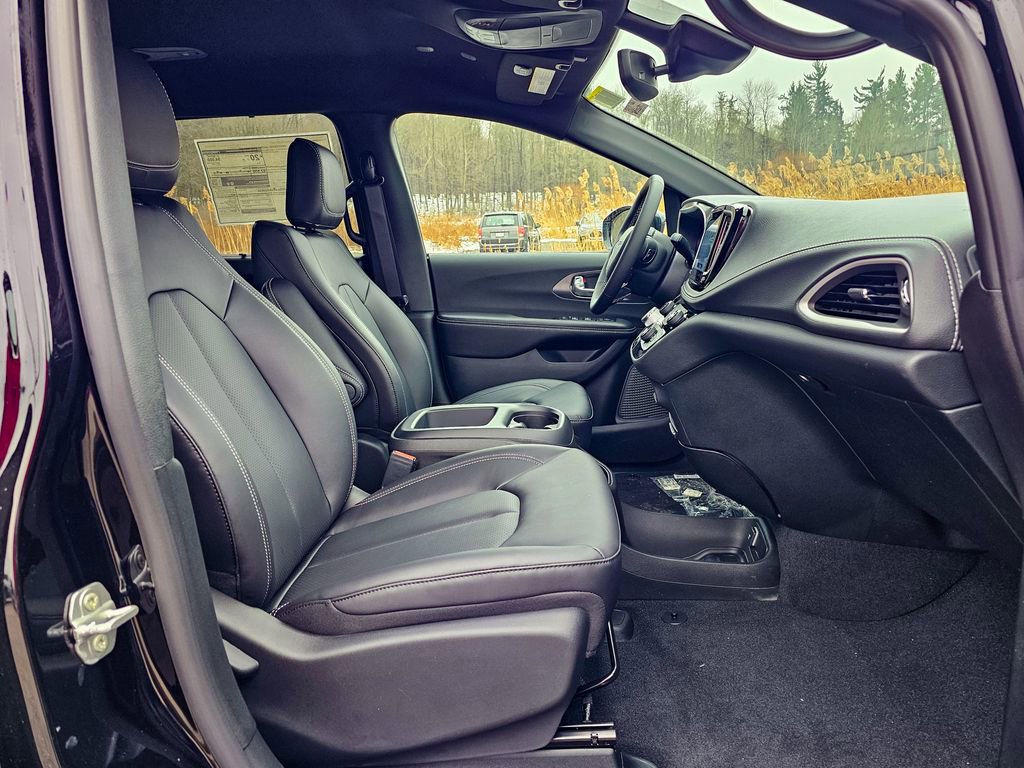 New 2026 Chrysler Pacifica Select image 43