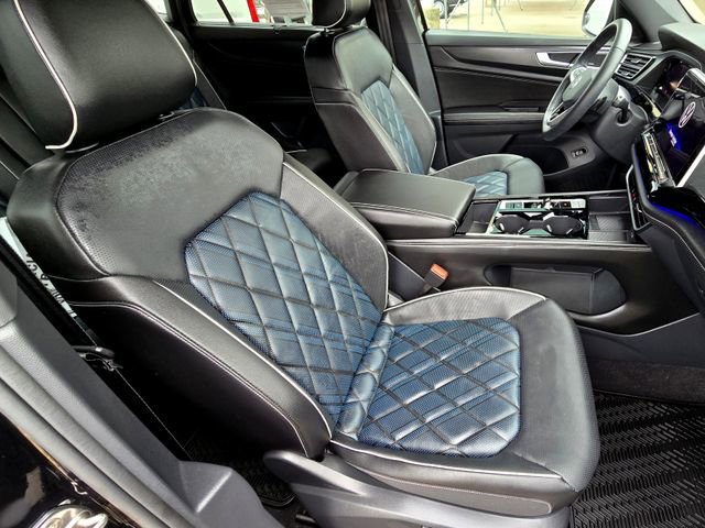 Used 2024 Volkswagen Atlas Cross Sport SEL Premium R-Line image 29