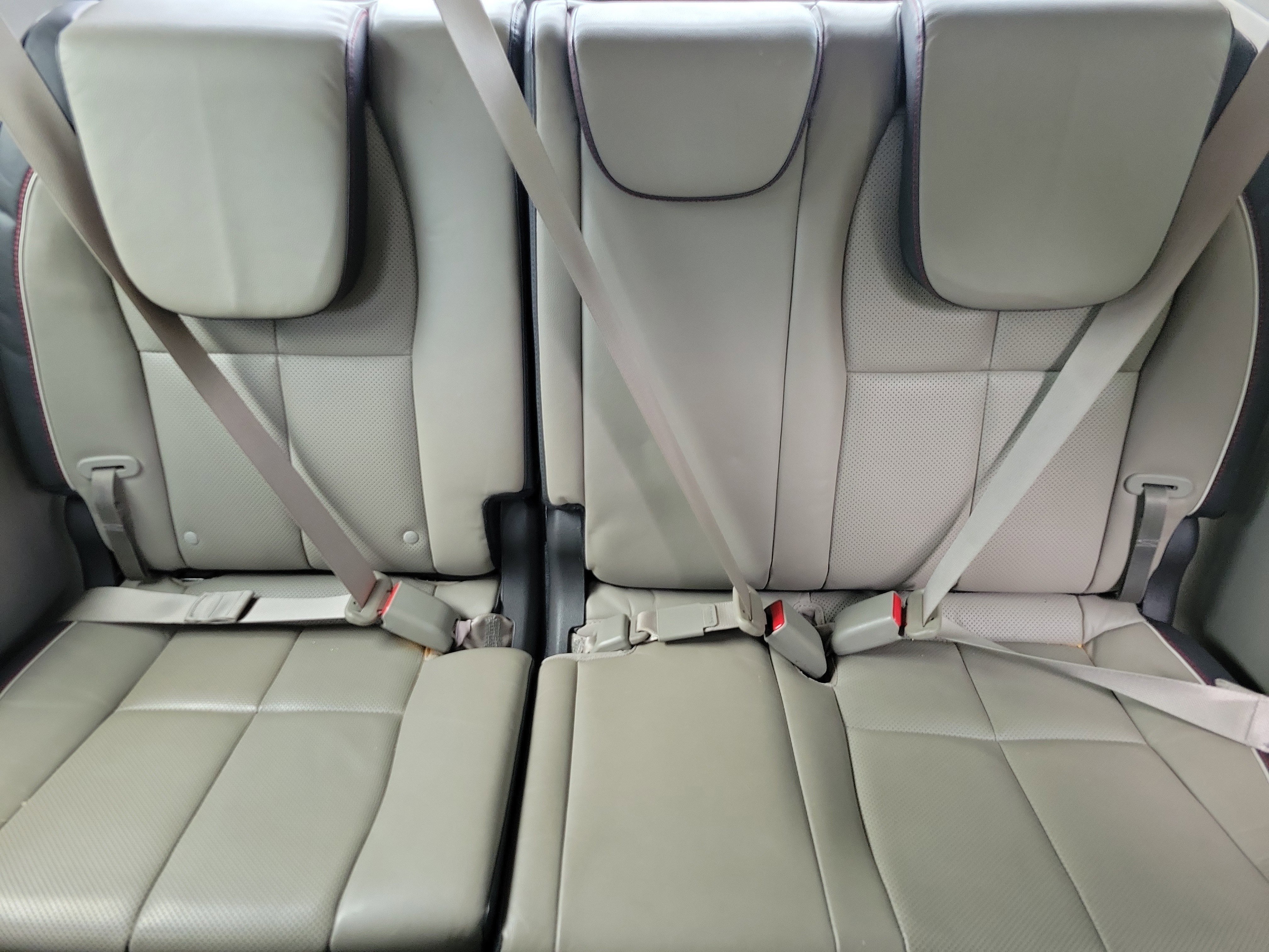 Used 2017 Kia Sedona LX w/ LX Essentials Premium Package FWD image 11