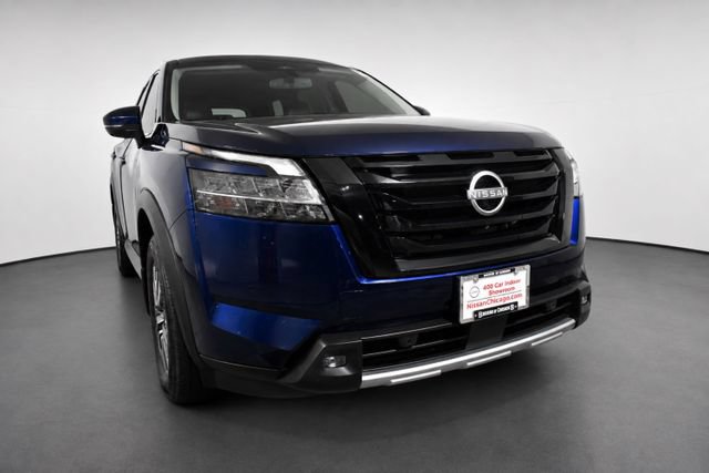Used 2022 Nissan Pathfinder SL w/ SL Black Package AWD/4WD image 3