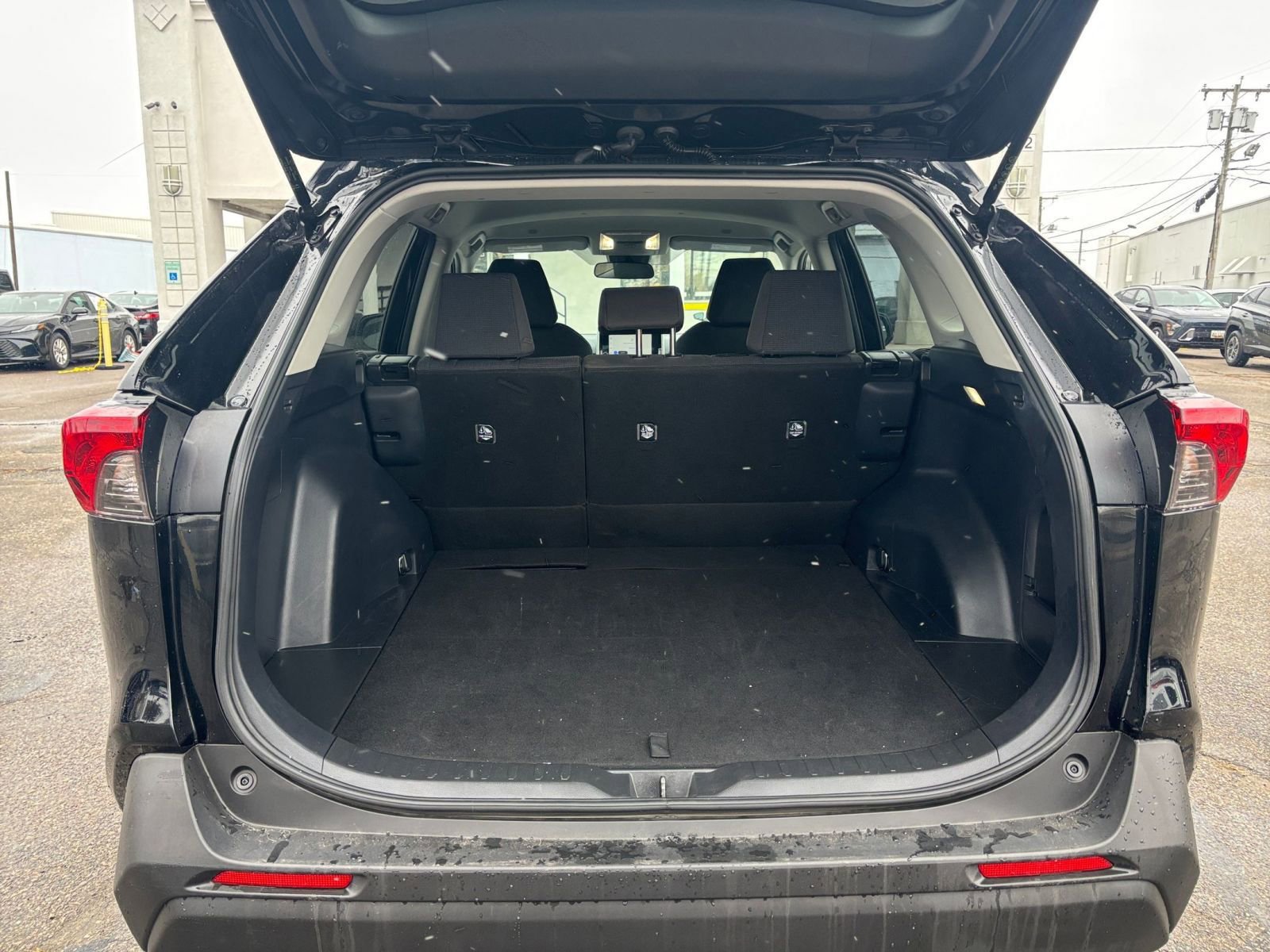 Used 2025 Toyota RAV4 LE image 27