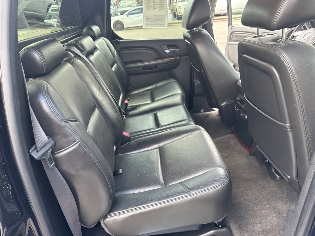 Used 2011 Cadillac Escalade EXT Luxury AWD/4WD image 46