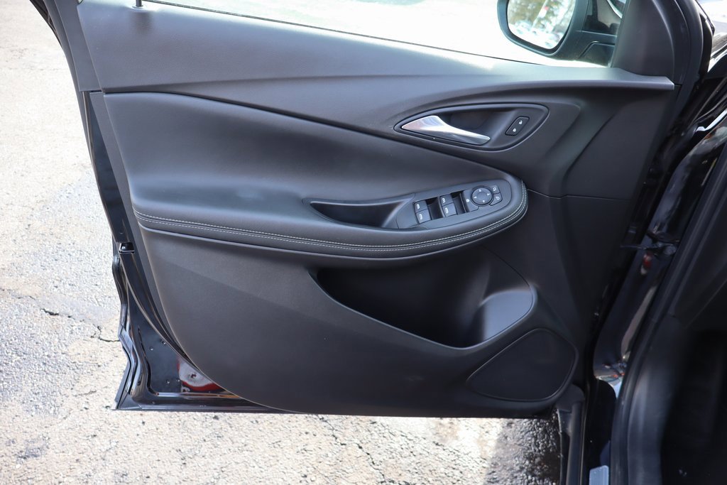 Used 2021 Buick Encore GX Select image 24