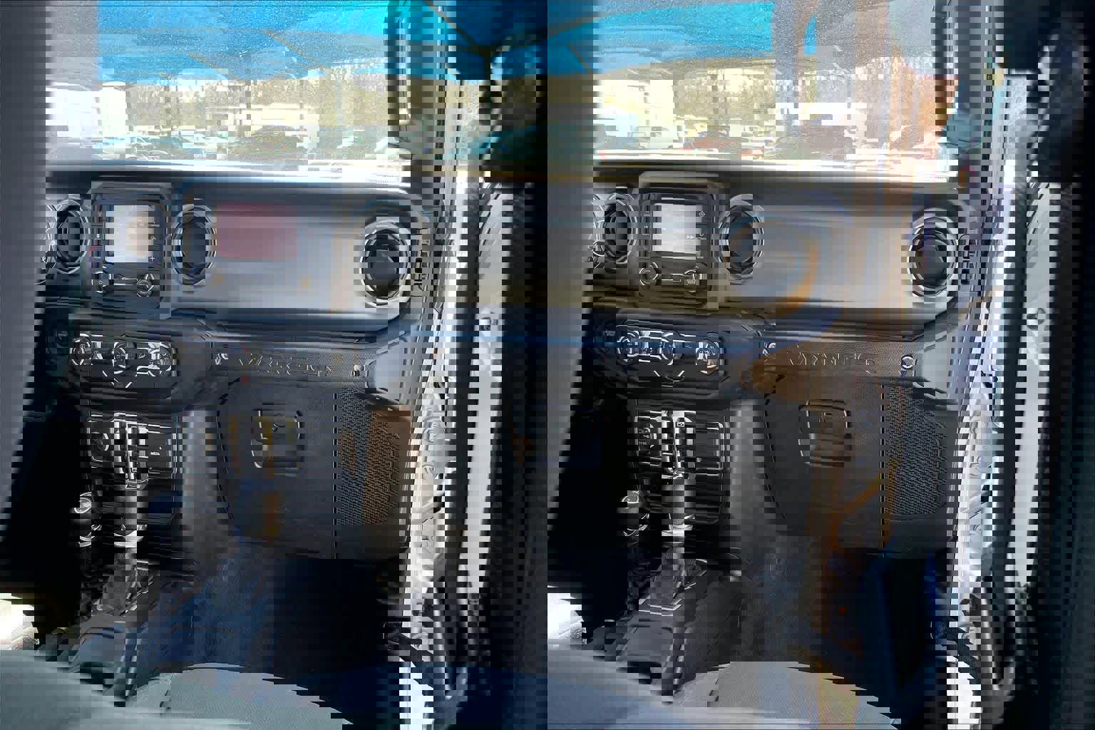 Used 2018 Jeep Wrangler Unlimited Sport S image 19