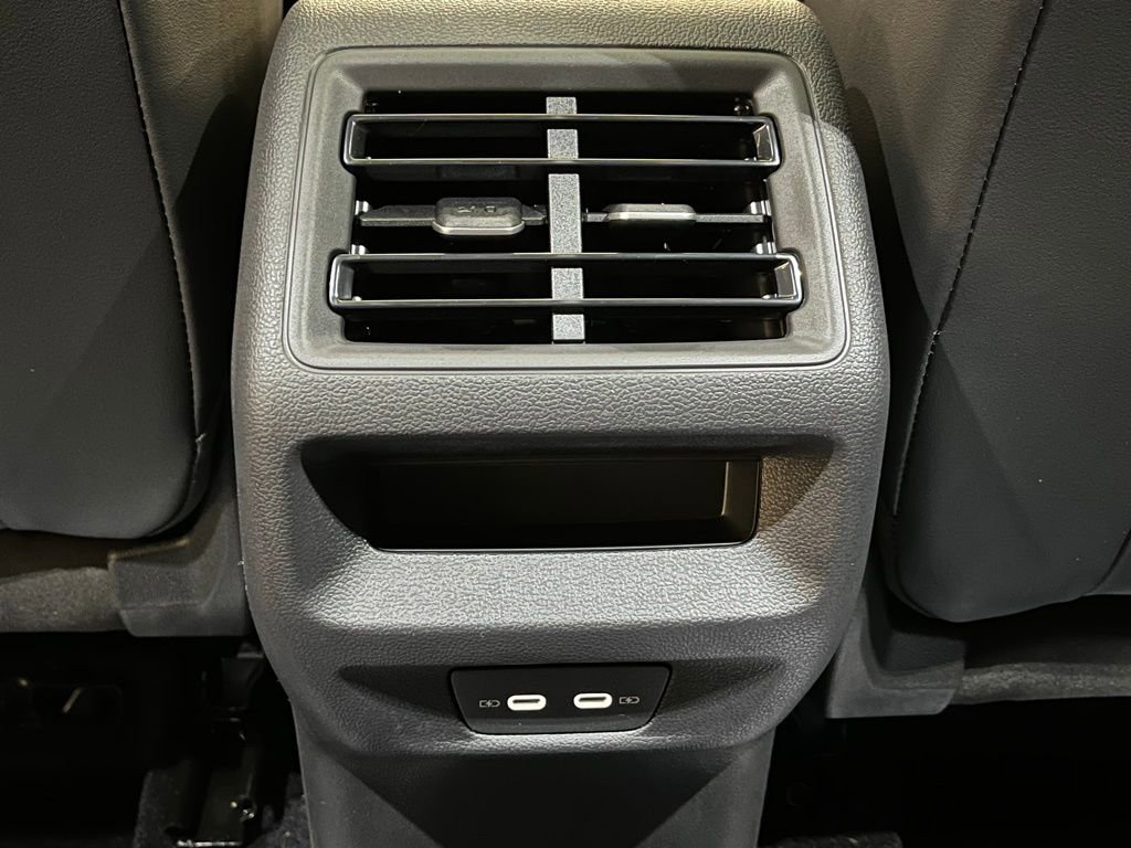 New 2026 Volkswagen Tiguan SE R-Line AWD/4WD image 25