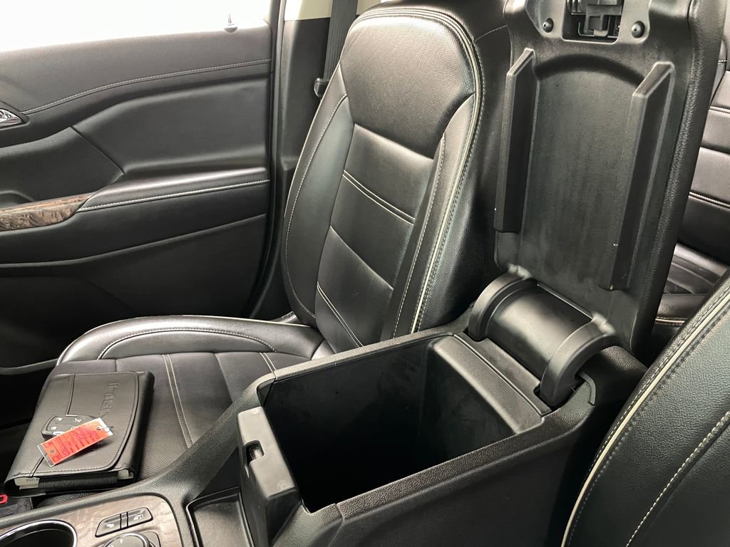 Used 2021 GMC Acadia Denali w/ Denali Ultimate Package image 37