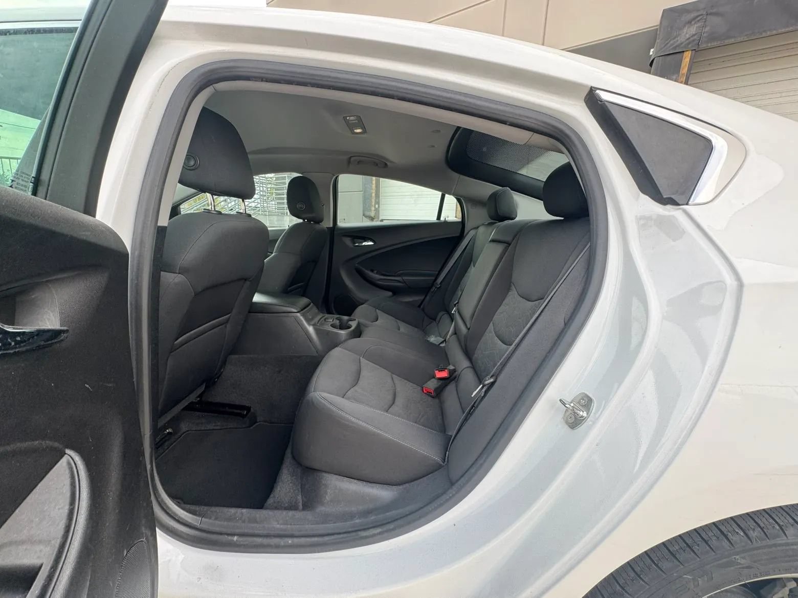 Used 2016 Chevrolet Volt LT FWD image 13