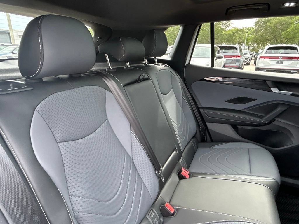 New 2026 Volkswagen Tiguan SE R-Line FWD image 48