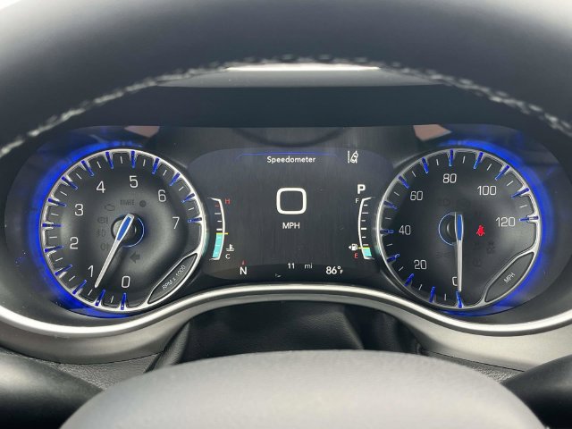 New 2027 Chrysler Pacifica Limited AWD/4WD image 29