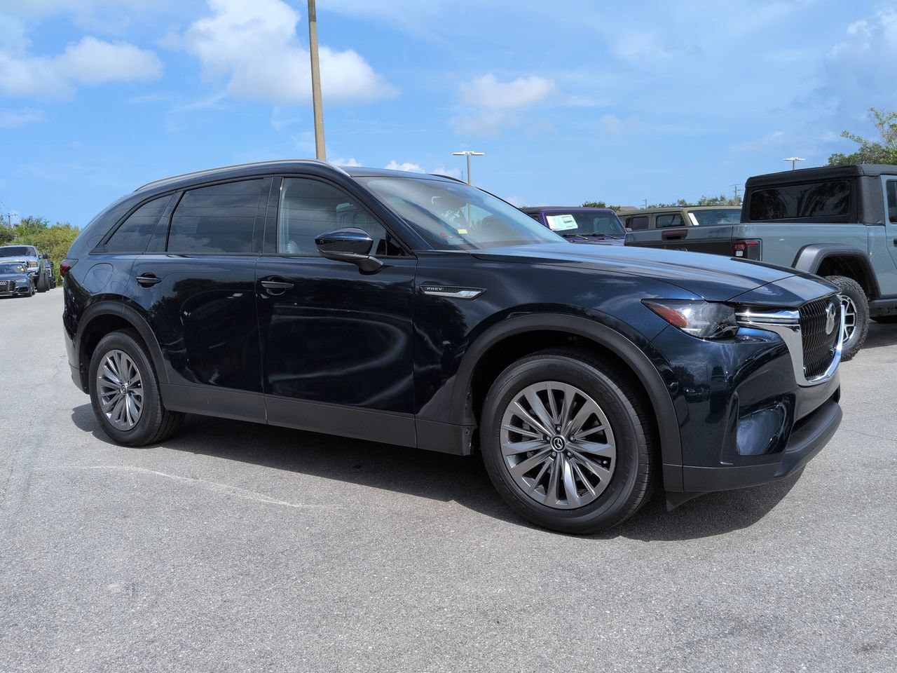 Used 2025 MAZDA CX-90 Plug-In Hybrid w/ Preferred AWD/4WD image 2