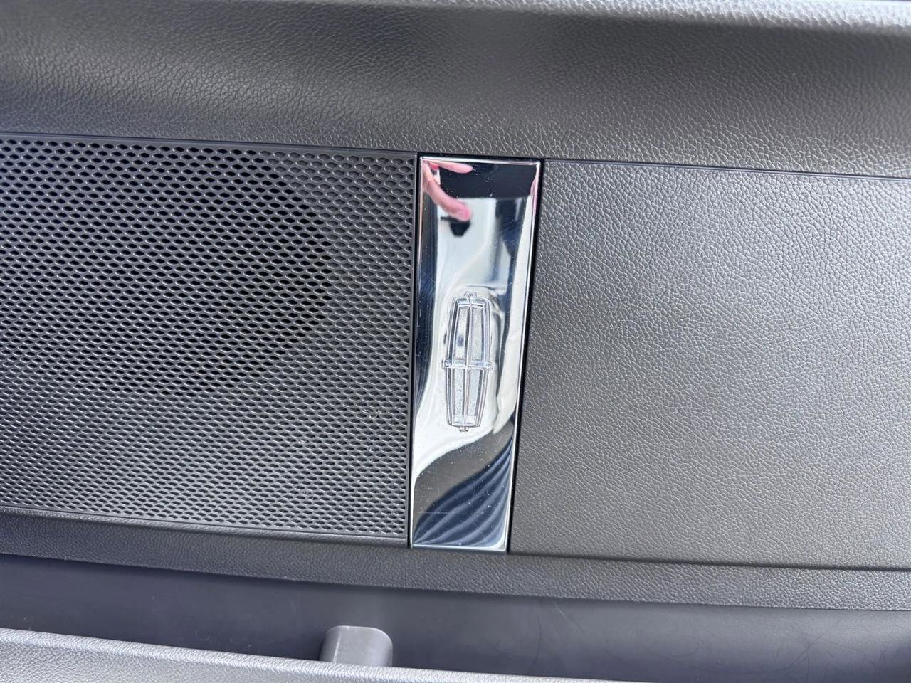 Used 2014 Lincoln Navigator 4WD w/ Equipment Group 101A image 34