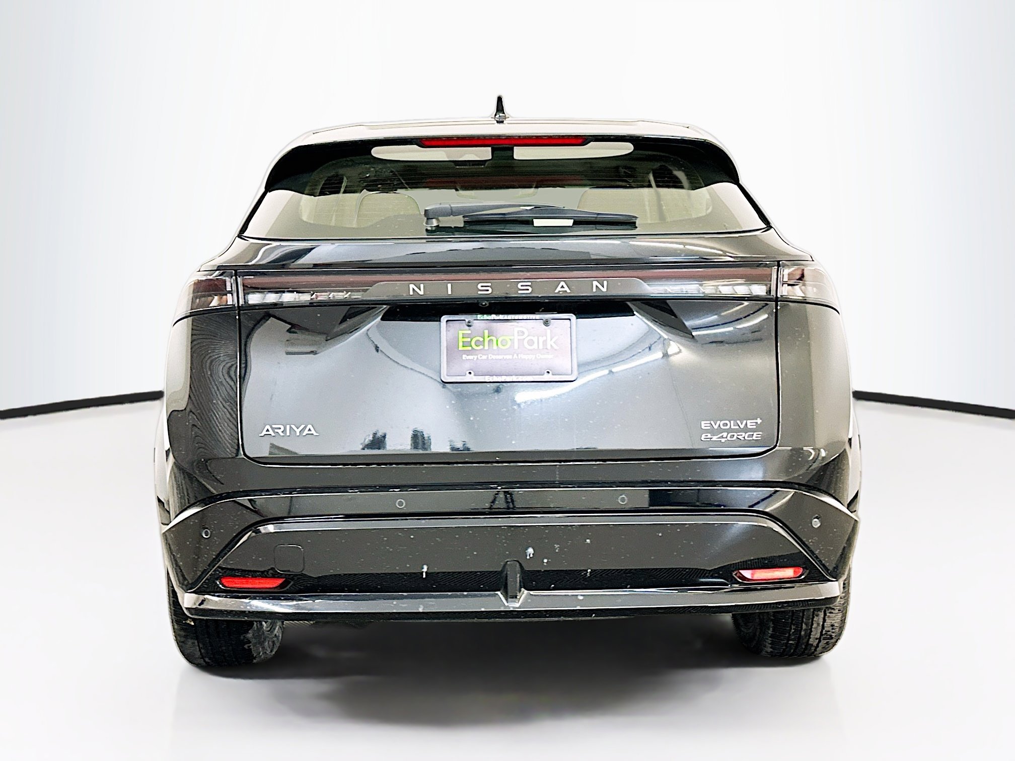 Used 2023 Nissan Ariya AWD image 7