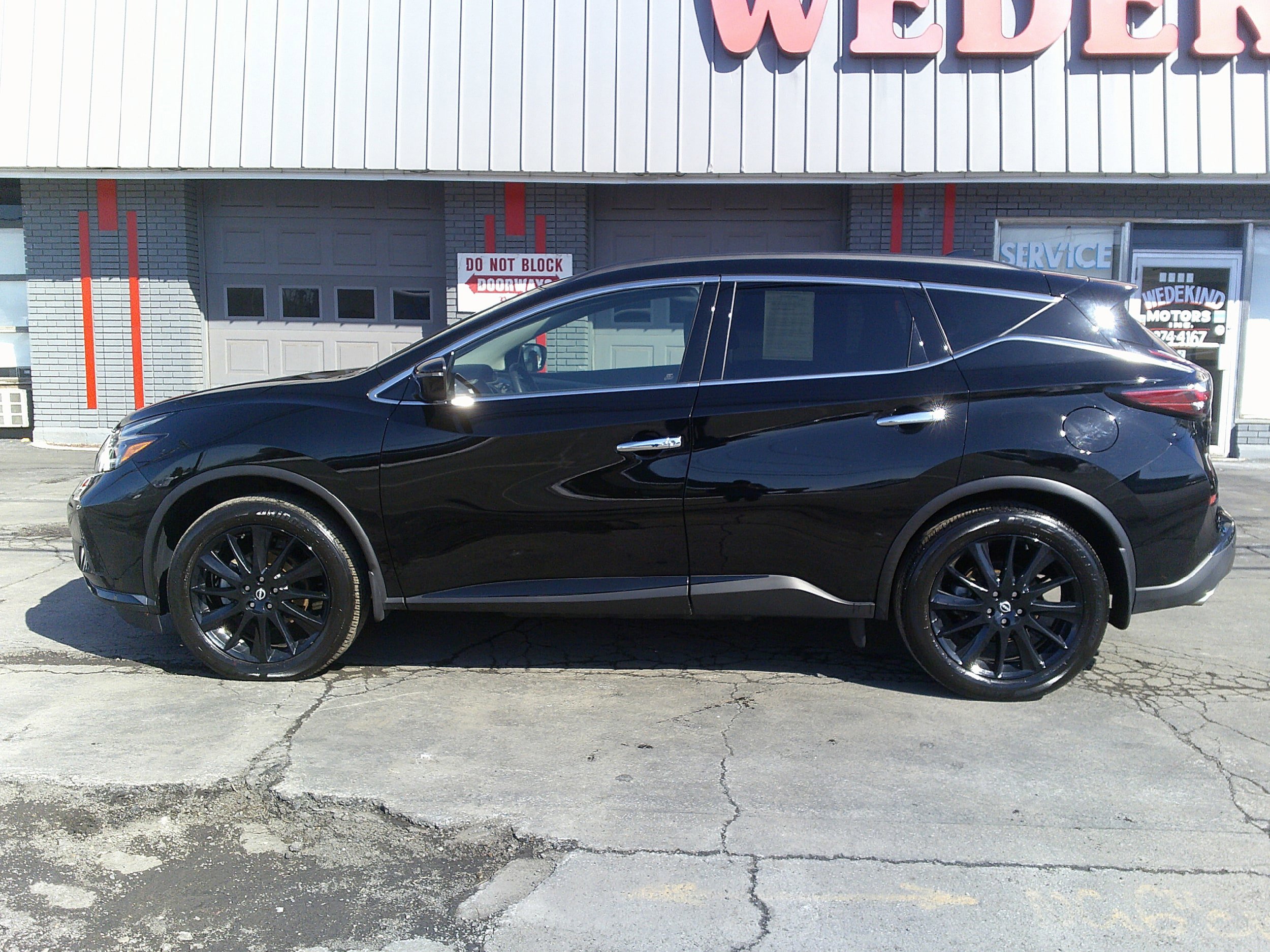 Used 2024 Nissan Murano SV w/ SV Midnight Edition Package AWD/4WD image 2
