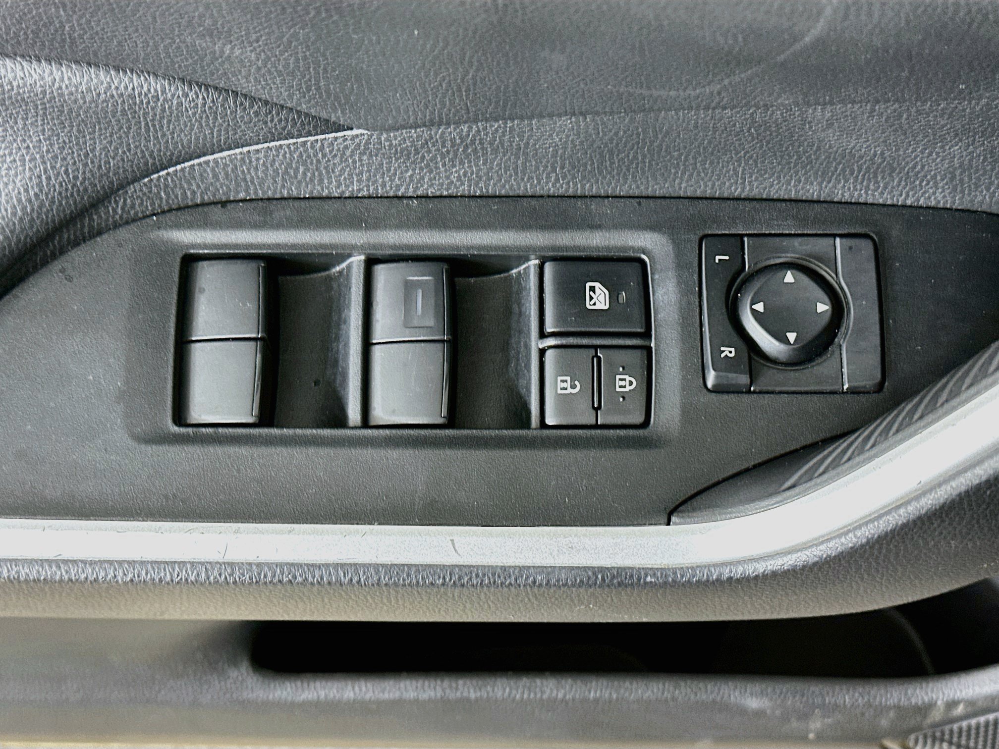 Used 2025 Toyota RAV4 LE FWD image 15