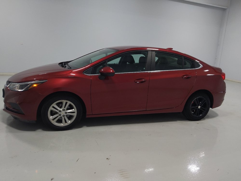 Used 2018 Chevrolet Cruze LT FWD image 2
