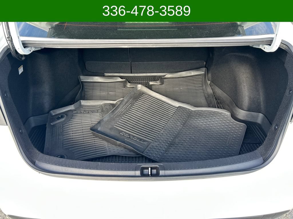 Used 2022 Toyota Corolla LE FWD image 19