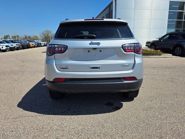 Used 2024 Jeep Compass Latitude AWD/4WD image 27