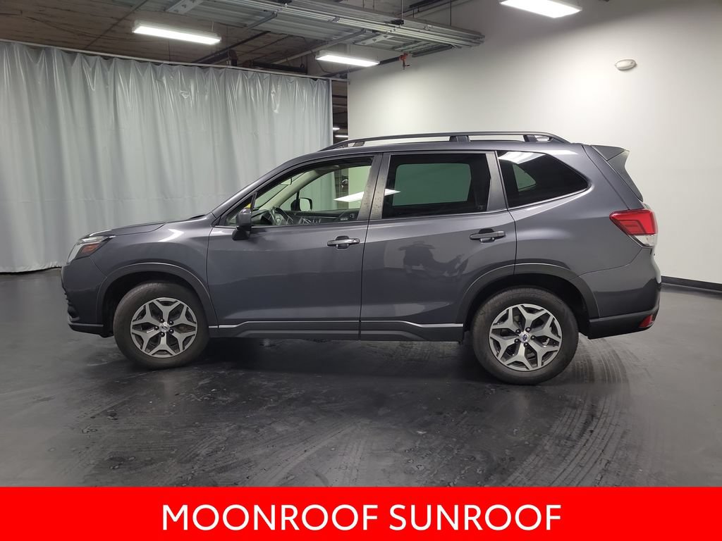 Used 2022 Subaru Forester Premium AWD/4WD image 5