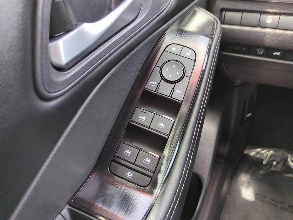 Certified 2026 Nissan Rogue SV FWD image 37