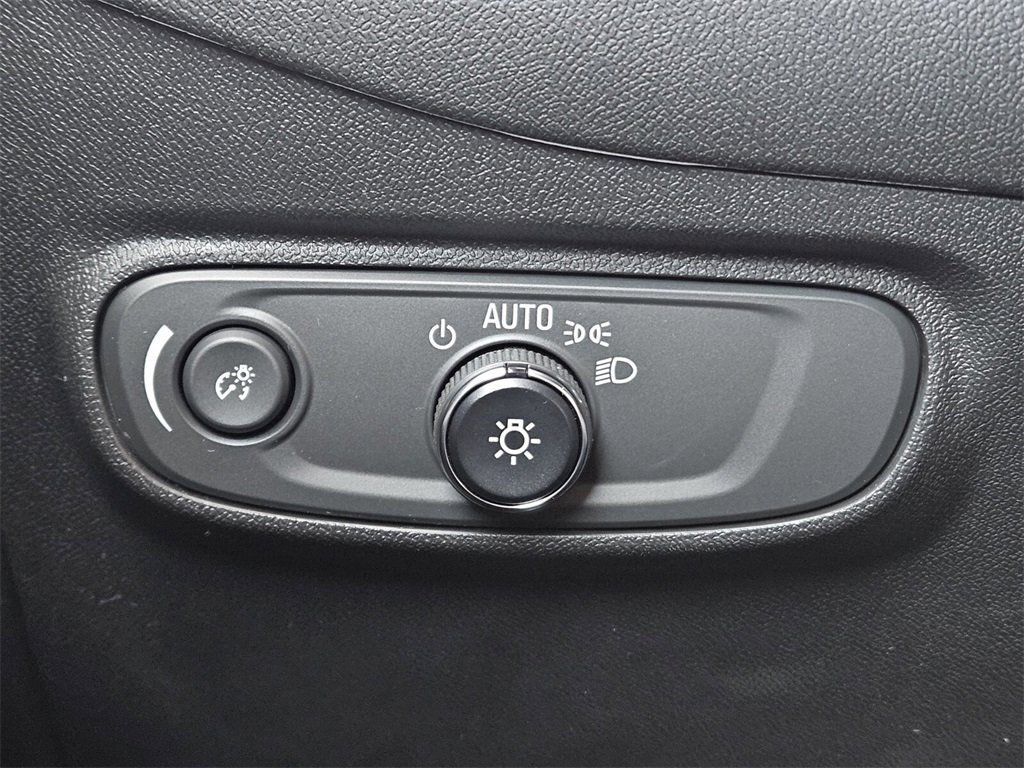 Used 2023 Chevrolet Equinox RS image 22