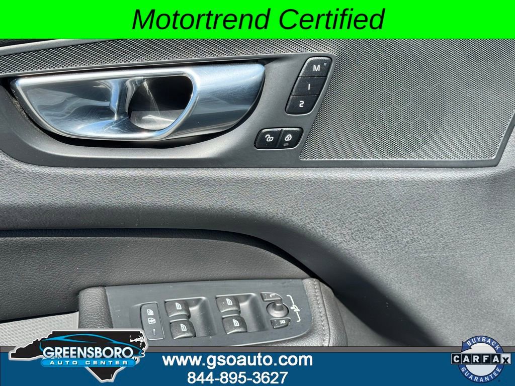 Used 2022 Volvo XC60 B5 Momentum image 13