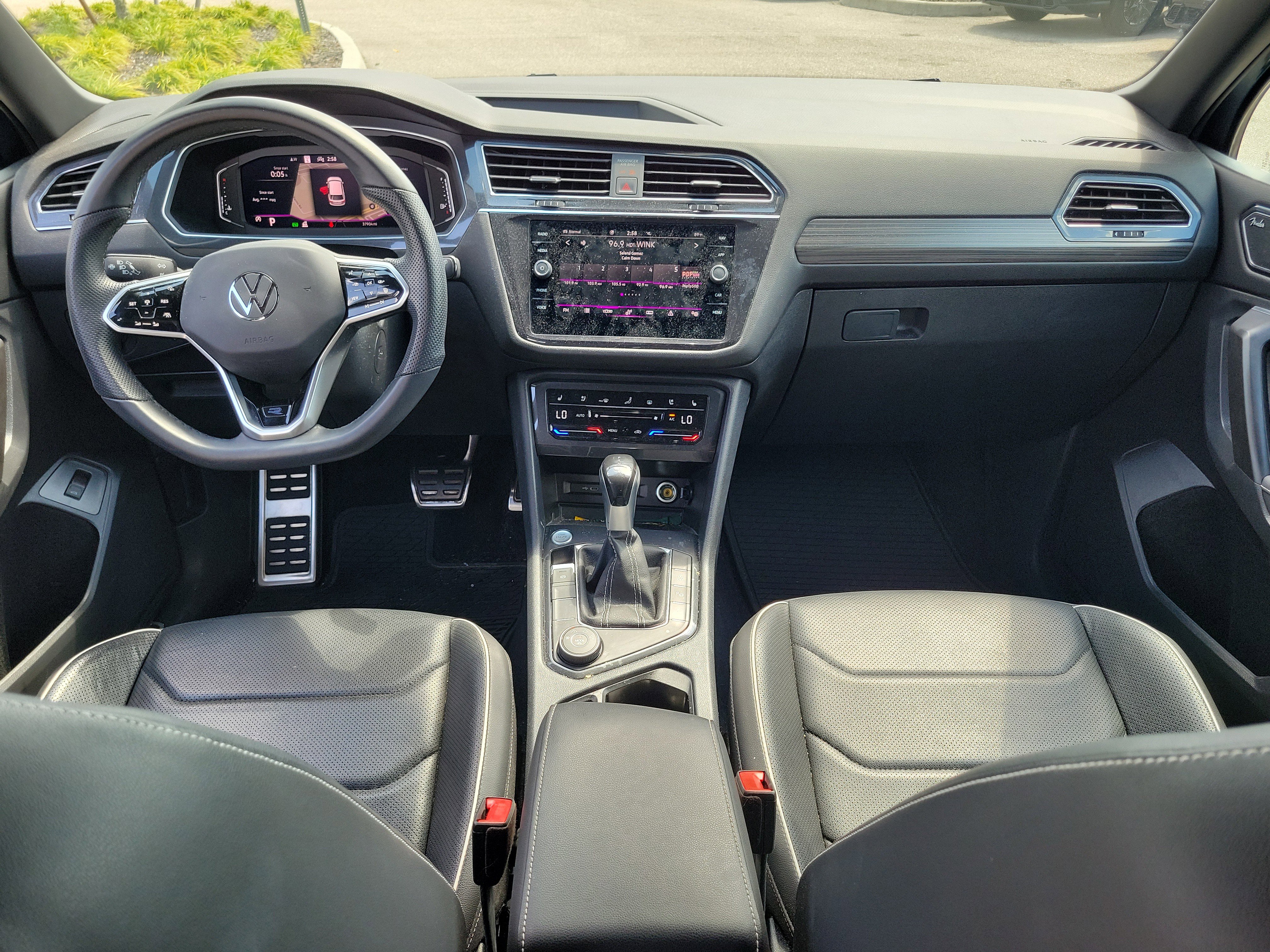 Used 2022 Volkswagen Tiguan SEL R-Line image 17