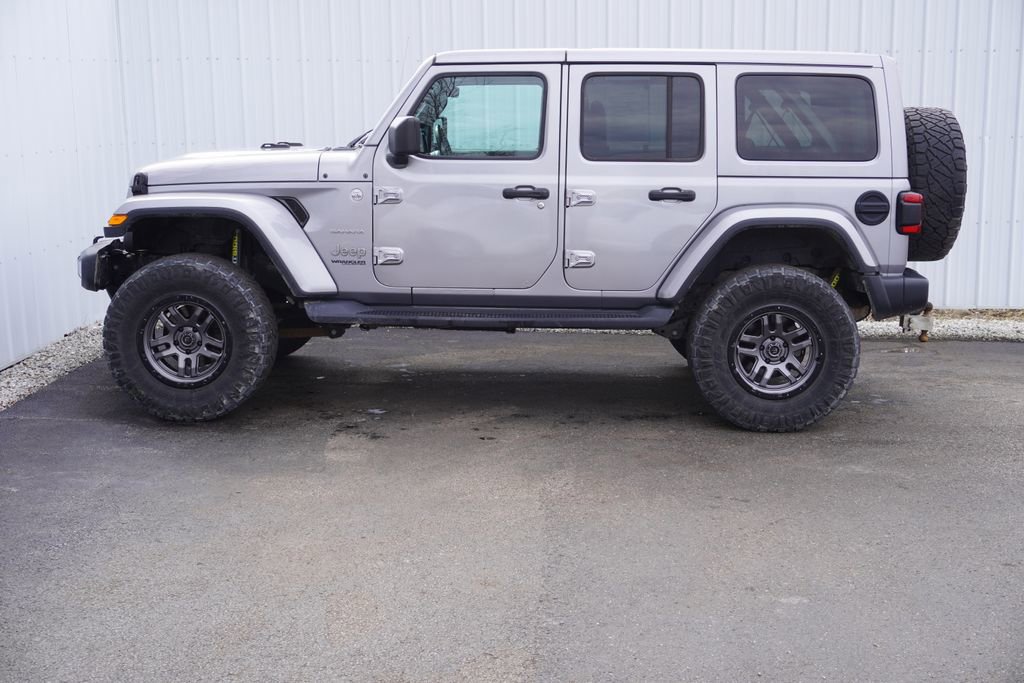 Used 2018 Jeep Wrangler Unlimited Sahara image 3