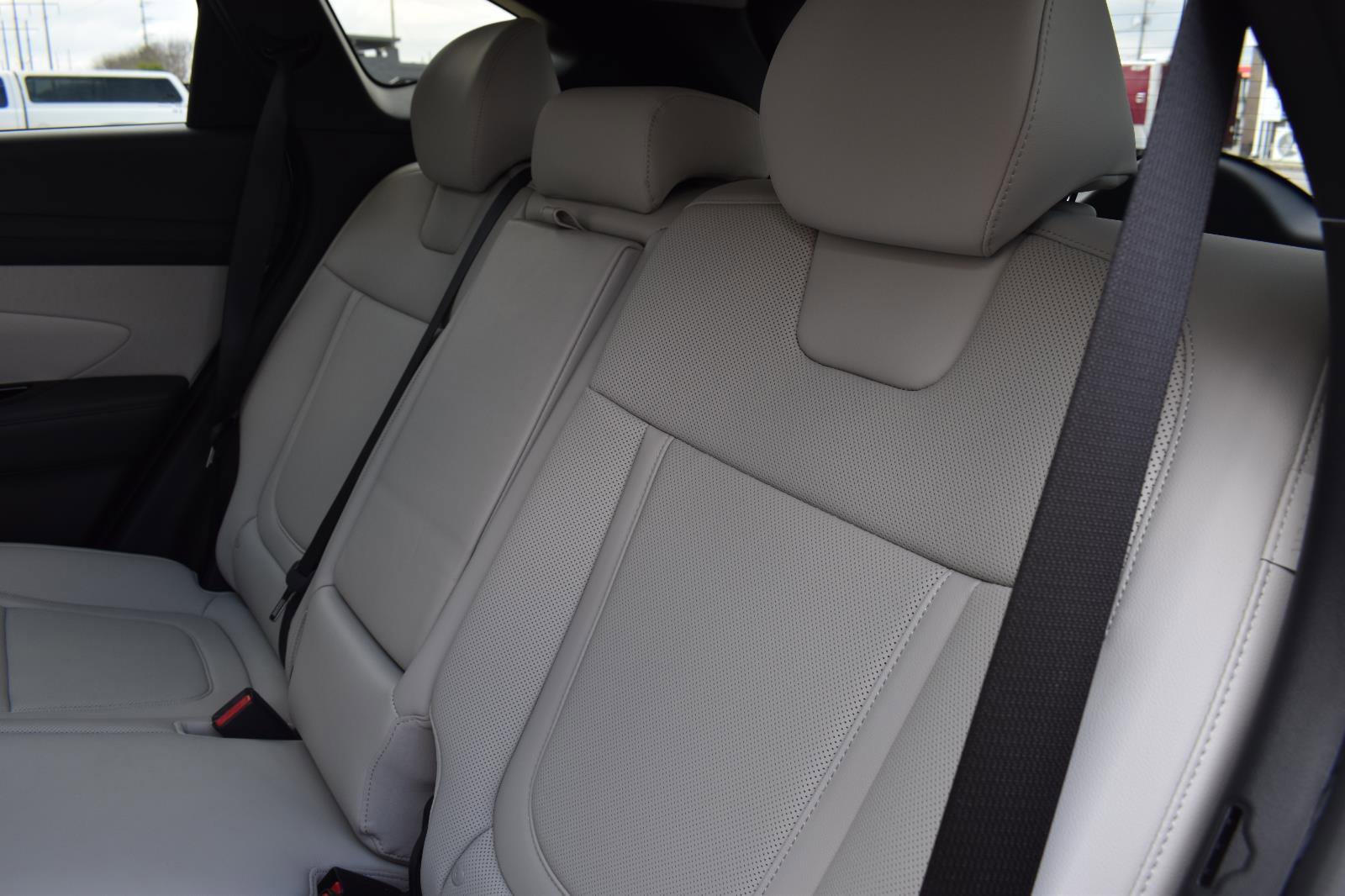 Used 2025 Hyundai Tucson Limited image 50