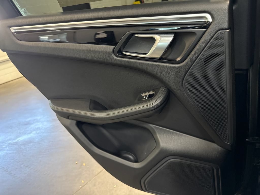 Used 2021 Porsche Macan S AWD/4WD image 11
