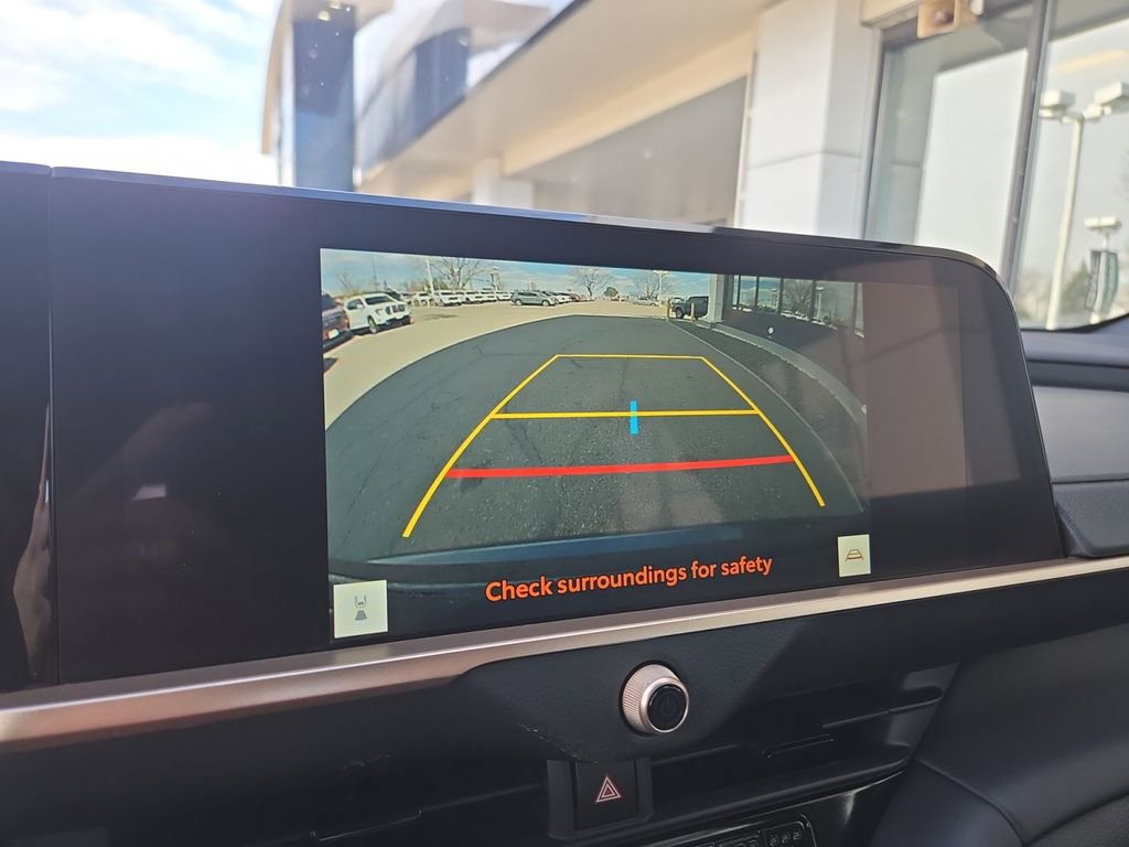 Used 2024 Toyota Crown Limited image 25