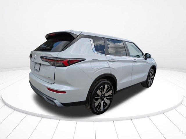 New 2026 Mitsubishi Outlander SE FWD image 4