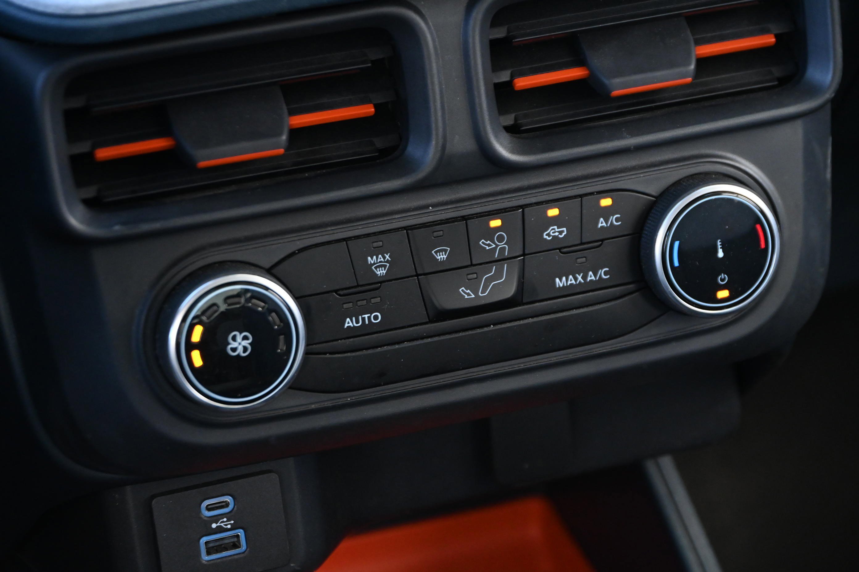 Used 2024 Ford Maverick XLT image 19