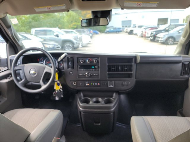 Used 2025 Chevrolet Express 3500 LT w/ LT Preferred Equipment Group RWD image 9