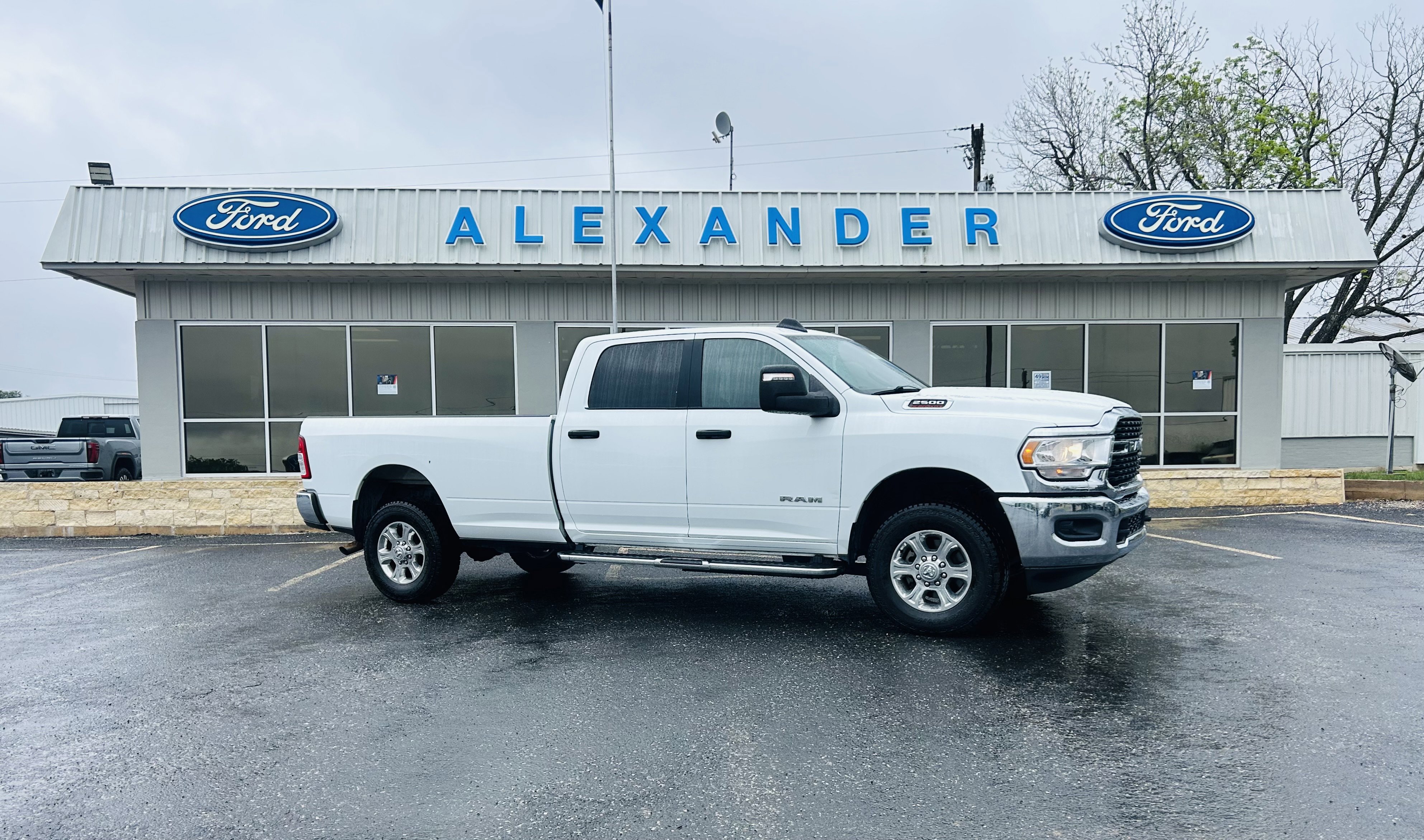 Used 2024 RAM 2500 Big Horn AWD/4WD image 1