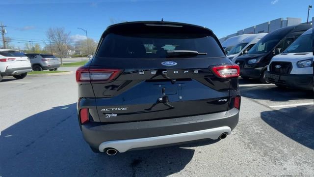 Used 2023 Ford Escape Active AWD/4WD image 3