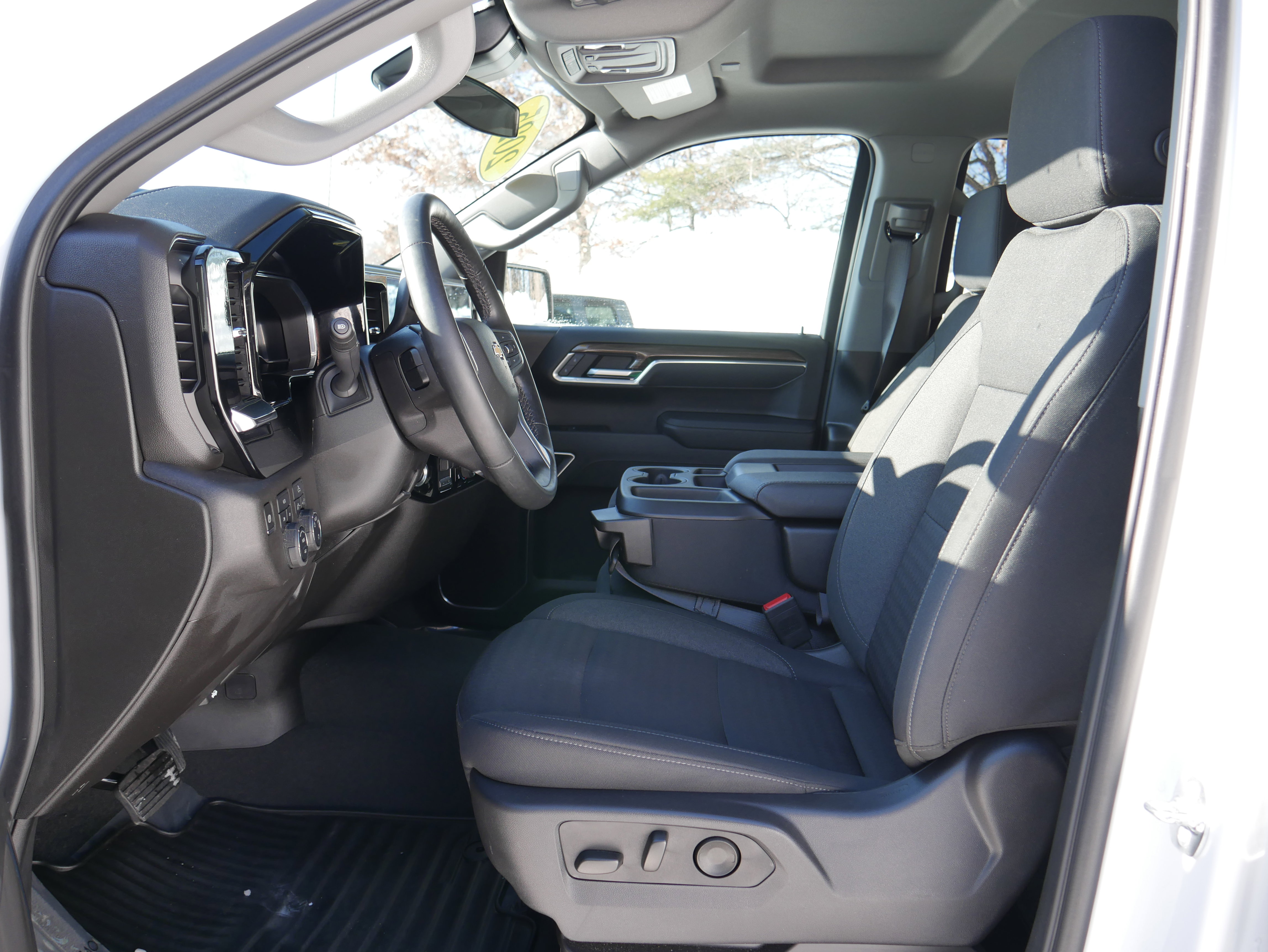 Certified 2025 Chevrolet Silverado 1500 LT AWD/4WD image 12
