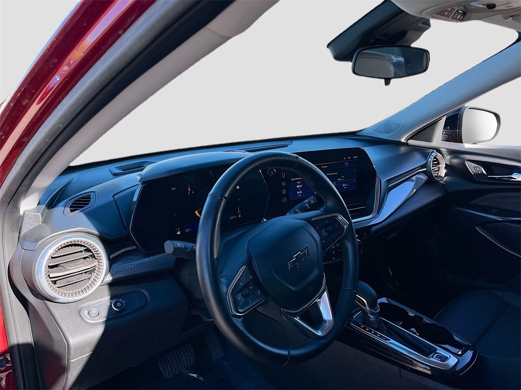 Used 2024 Chevrolet Trax ACTIV w/ Driver Confidence Package image 9