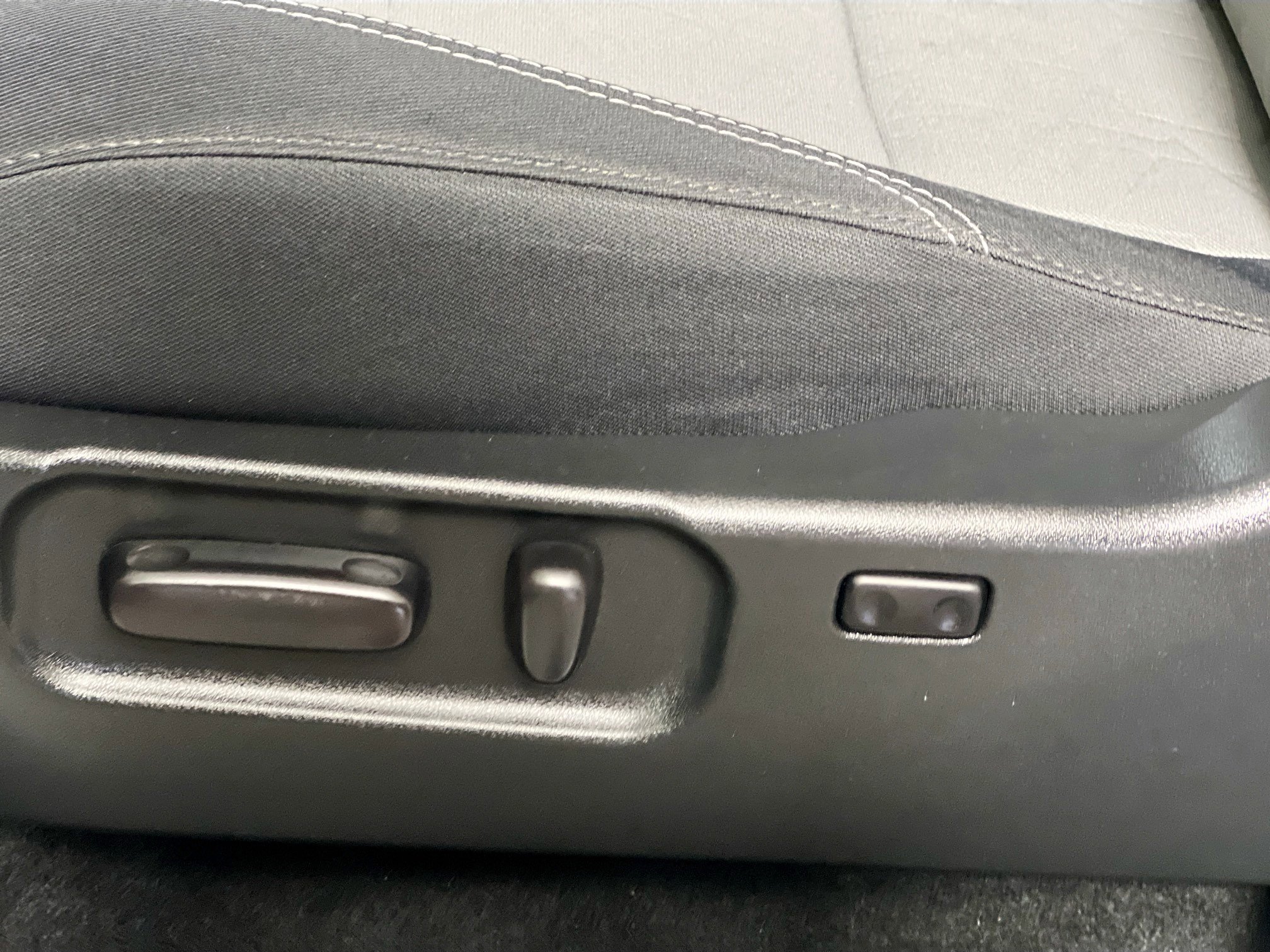 Used 2022 Toyota Tacoma TRD Sport w/ Technology Package image 15