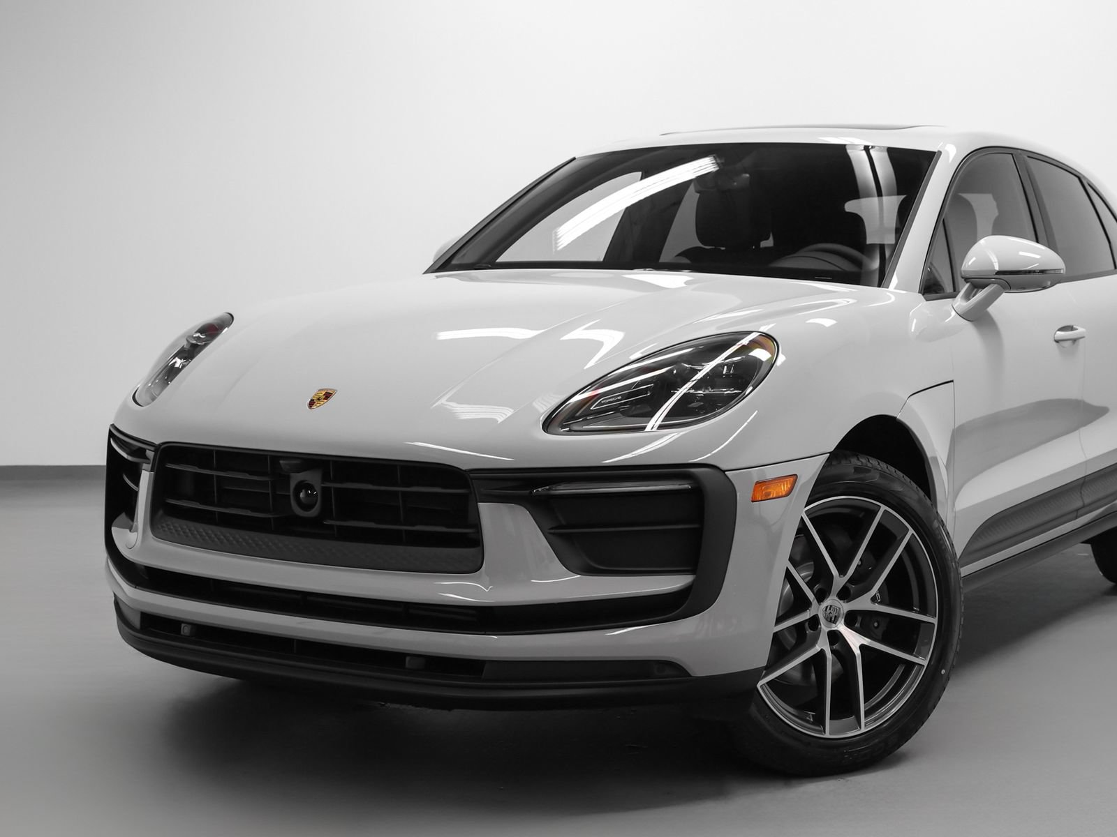 New 2026 Porsche Macan AWD/4WD image 7