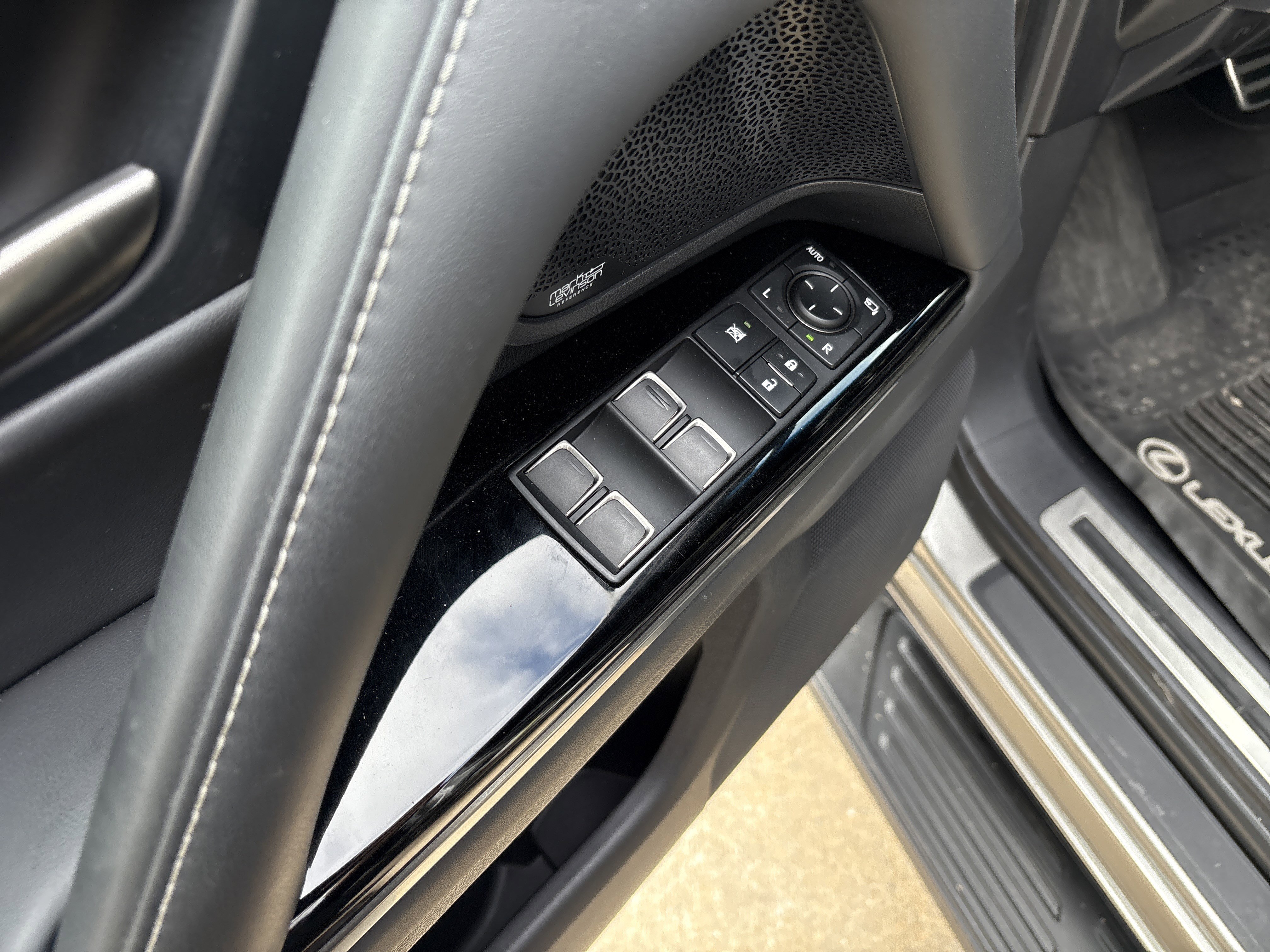 Used 2024 Lexus LX 600 F Sport AWD/4WD image 15