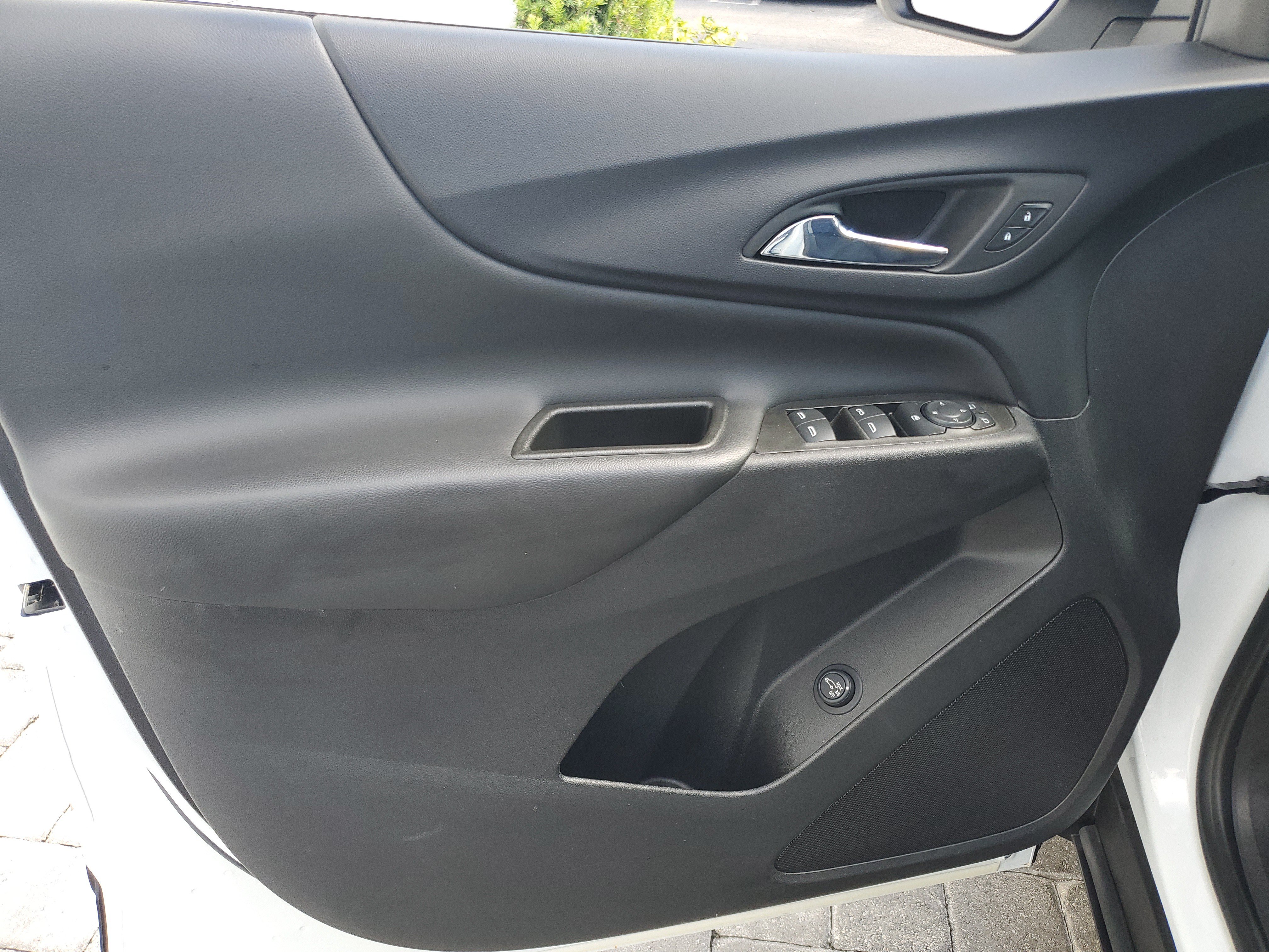 Used 2024 Chevrolet Equinox LT w/ LPO, Cargo Package FWD image 18