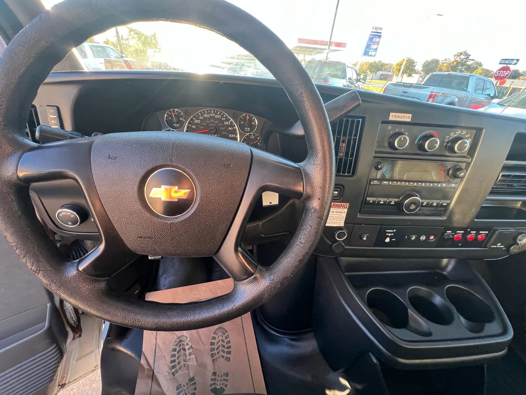 Used 2015 Chevrolet Express 2500 image 24