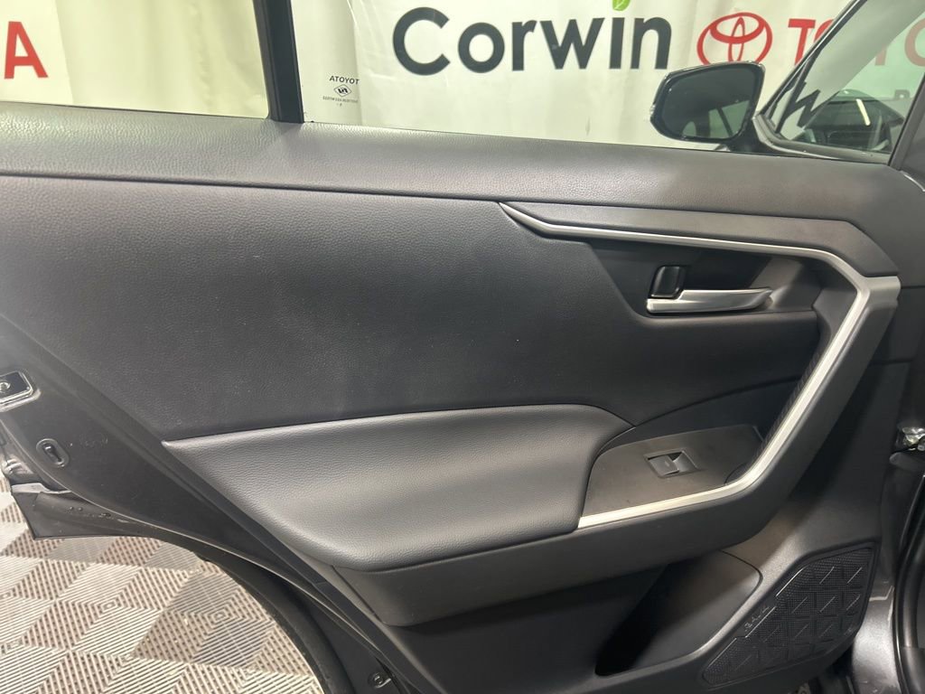 Used 2025 Toyota RAV4 XLE image 18