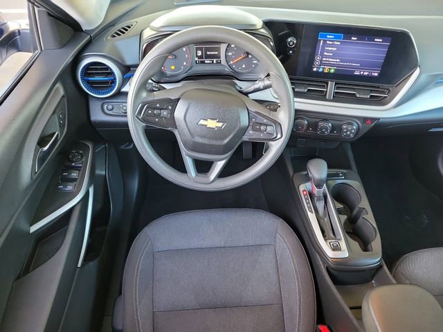 Used 2024 Chevrolet Trax LS w/ LS Convenience Package image 7