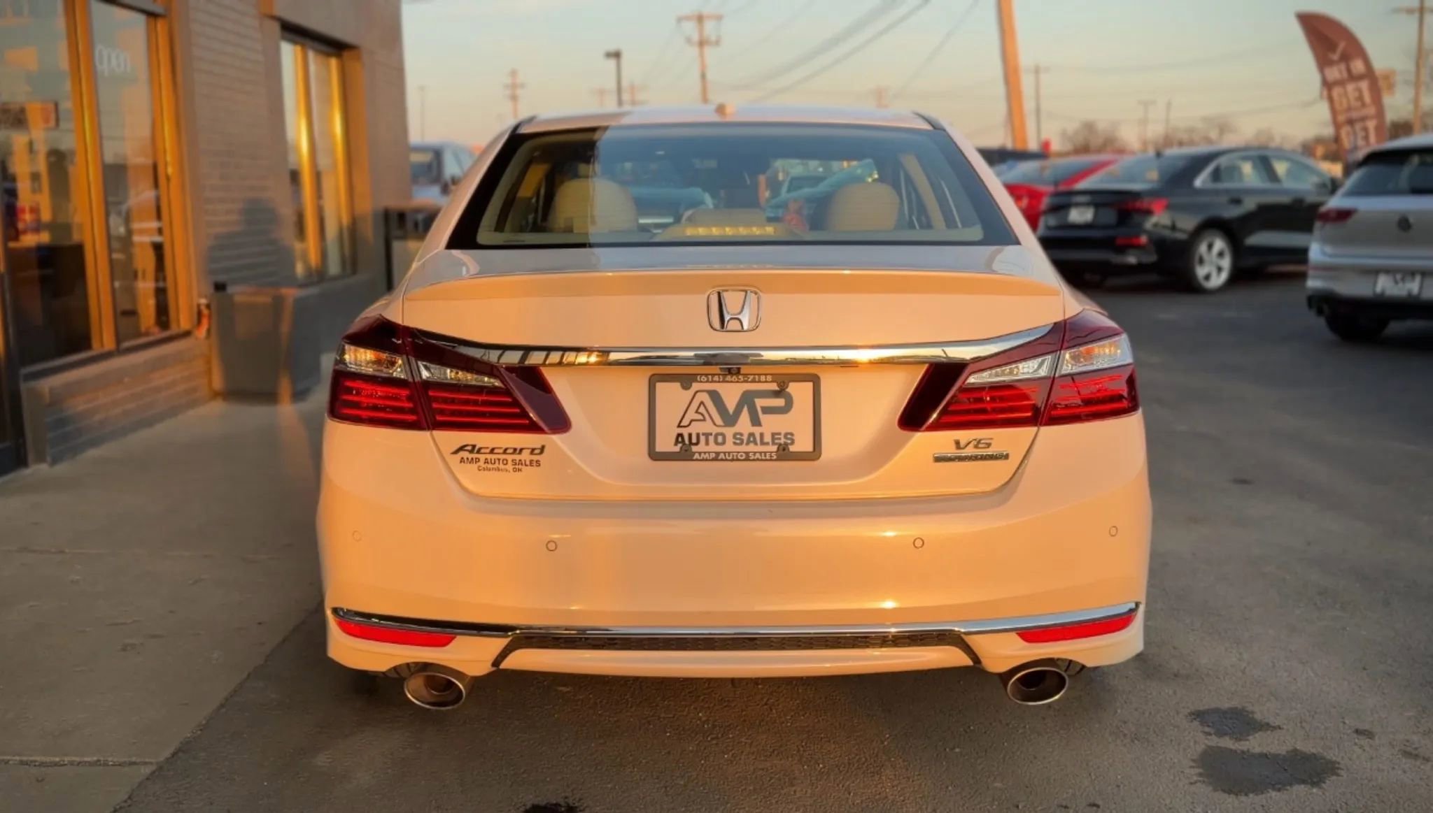Used 2017 Honda Accord Touring image 3