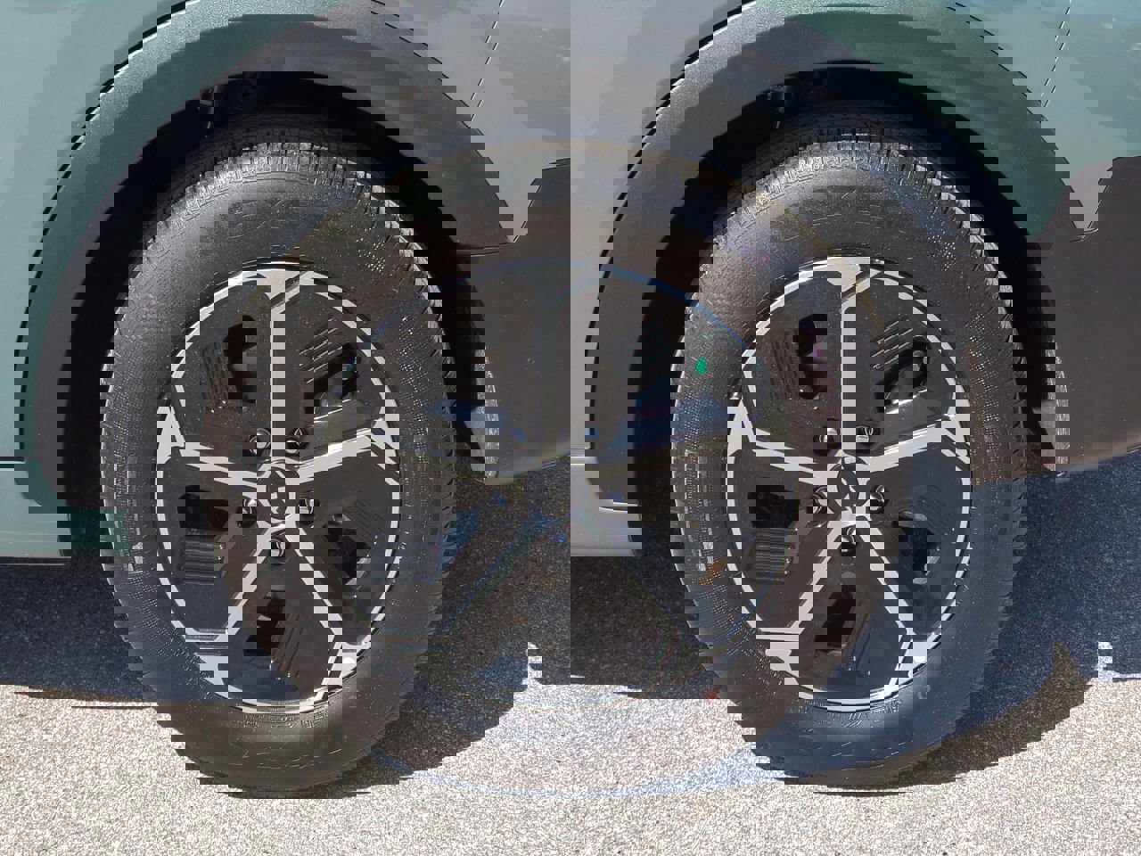 Certified 2024 Kia Niro EX image 11