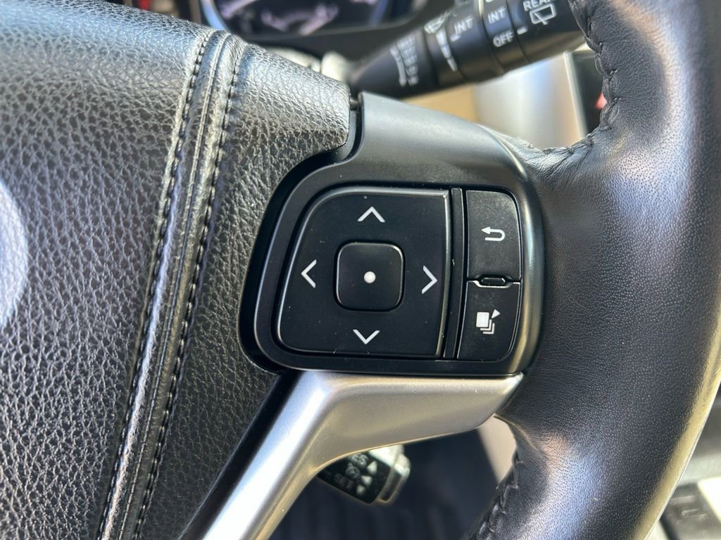 Used 2015 Toyota Highlander Limited image 13