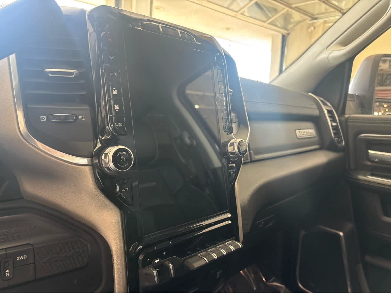 Used 2024 RAM 2500 Laramie AWD/4WD image 10